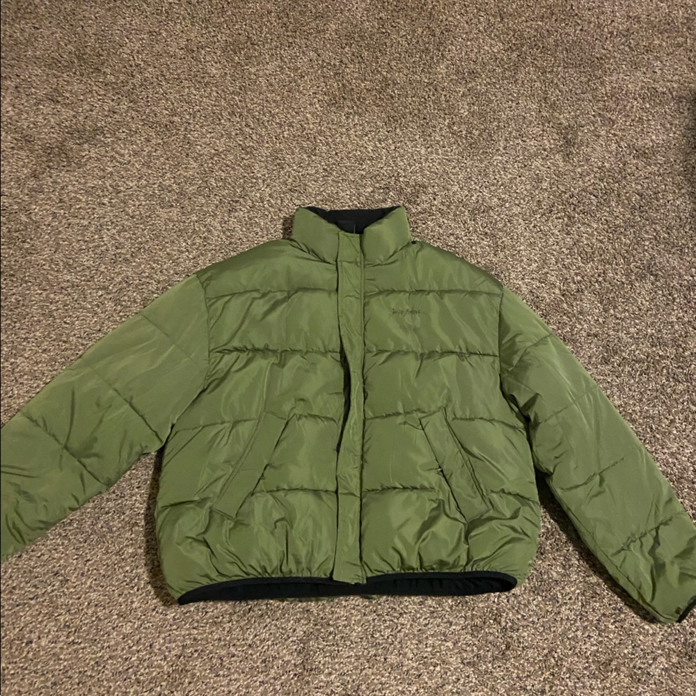 Iets Frans Puffer Jacket(Urban Outfitters)